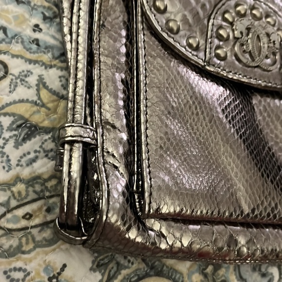Sharif Original by Sharif Pewter Metallic Leather Crossbody Purse - Picture 5 of 10